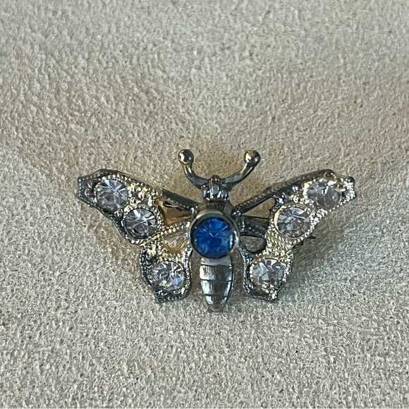 Antique Silver Insect Brooch with Blue and White Stones - Picture 3 of 8